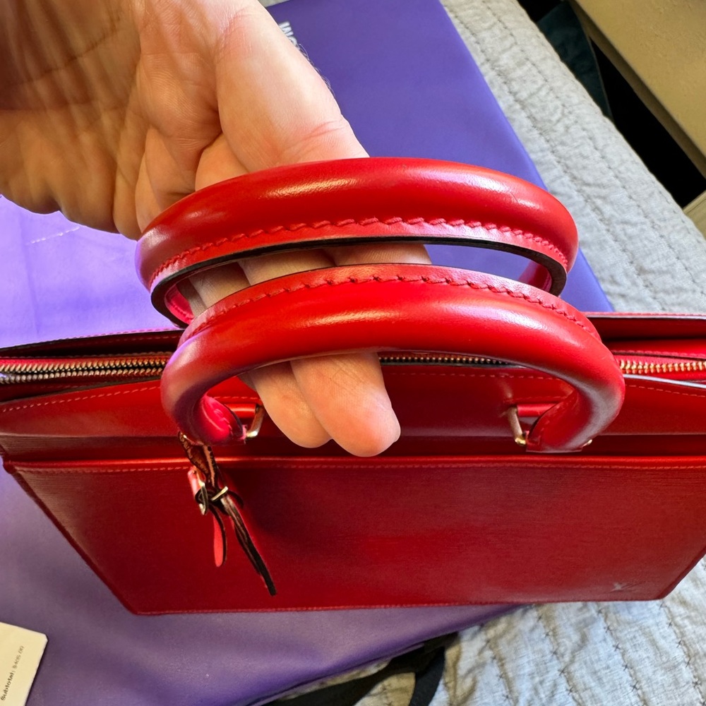 LOUIS VUITTON Authentic Red Riviera Epi Leather - Picture 5 of 15